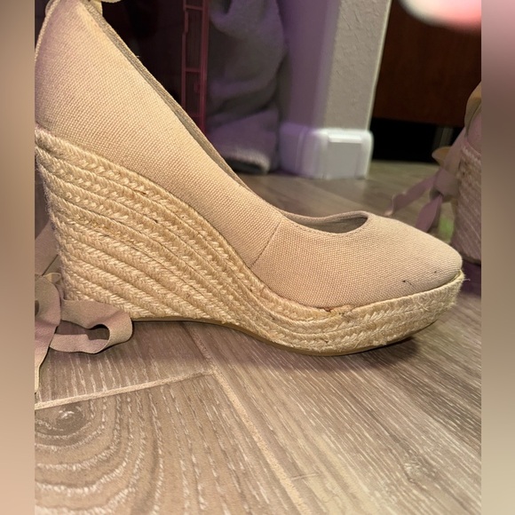 GIANNI BINI LACE UP TAN ROUND TOE ESPADRILLE WEDGES SIZE 9.5 - Picture 9 of 10